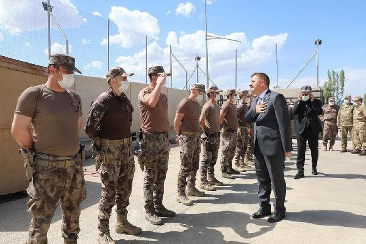 Iğdır Valisi Sarıibrahim\'den özel harekata taziye ziyareti