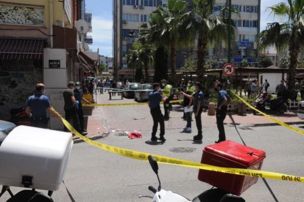 İzmir'de 2 kişinin öldürüldüğü olay, kamerada