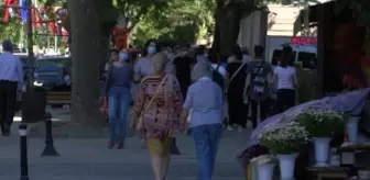 Kadıköy'de cadde ve sahiller doldu taştı