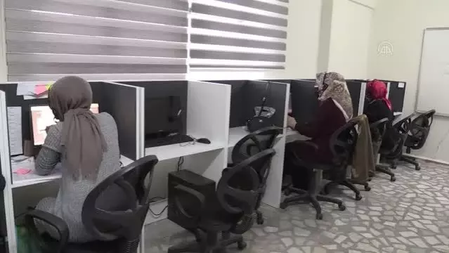 Kadin Girisimci Kosgeb Destegiyle Actigi Cagri Merkezinde 40 Genci Istihdam Ediyor Son Dakika