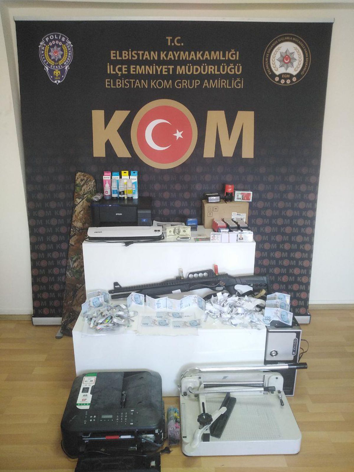Kahramanmaraş\'ta resmi belgede sahtecilik ve dolandırıcılık operasyonunda 3 şüpheli gözaltına alındı