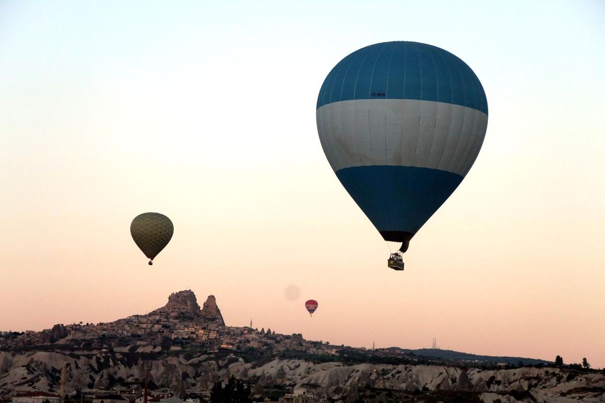 Kapadokya\'da olumsuz hava şartları nedeniyle balon turları iptal oldu