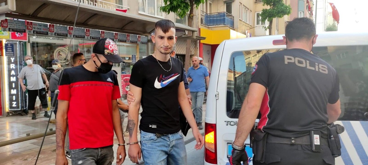 Kardeşinin intikamını almak isterken omzundan yaralandı