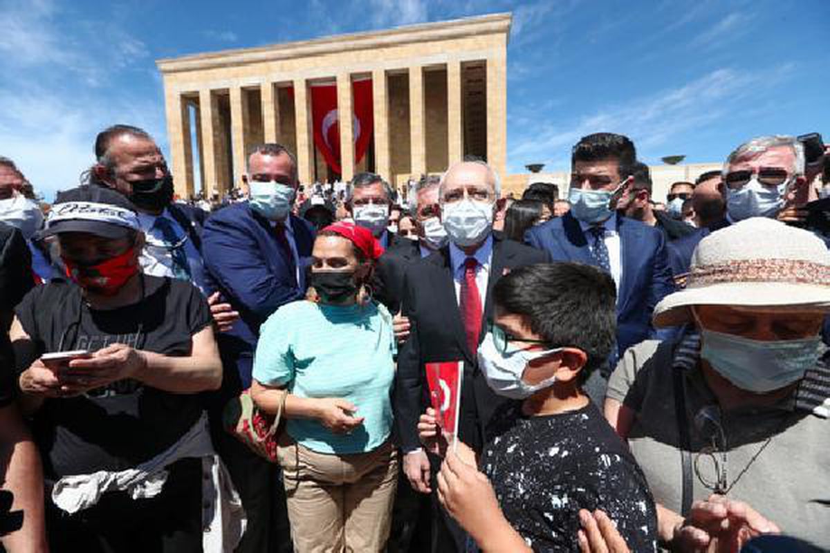 Kılıçdaroğlu, Anıtkabir\'i ziyaret etti