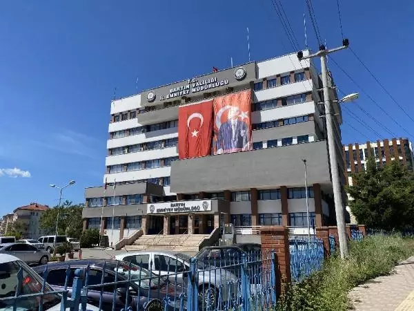 Komiser, görevi başında intihar etti Komiser, görevi başında intihar etti