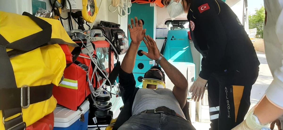Motosiklet ile otomobil çarpıştı: 1 Yaralı