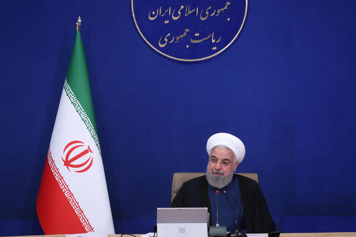 Ruhani\'den muhafazakarlara eleştiri: "Yaptırımları sona erdirmek istediğimizde birileri rahatsız oluyor"