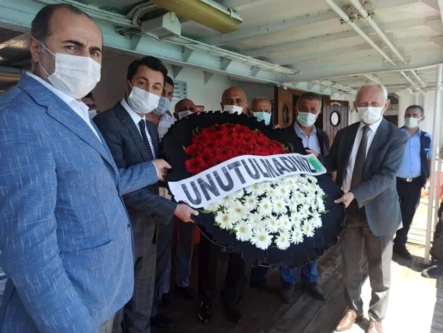 Trabzon'da 21 yıl önce deniz faciasında hayatını kaybeden 38 kişi anıldı