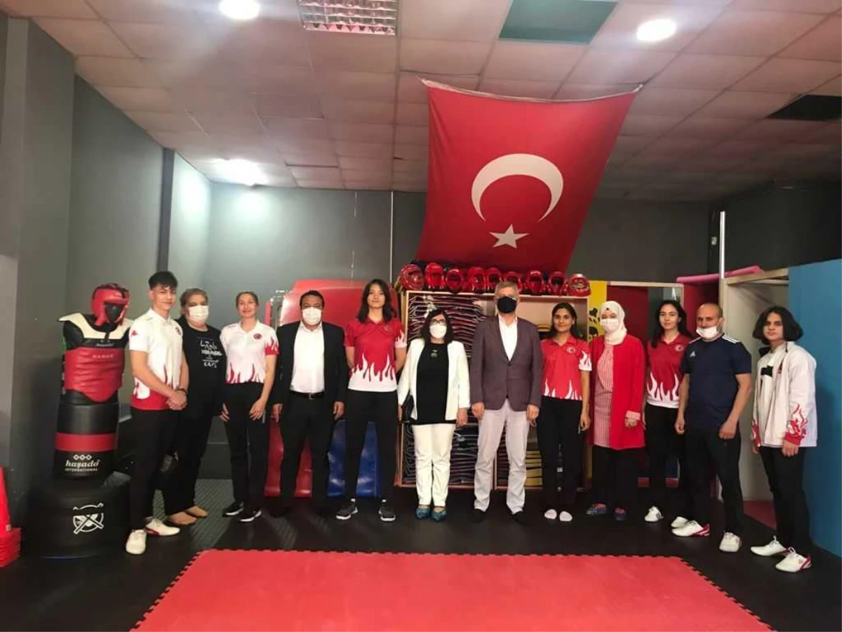 AK Parti Odunpazarı İlçe Başkanı Acar\'dan başarılı sporculara ziyaret