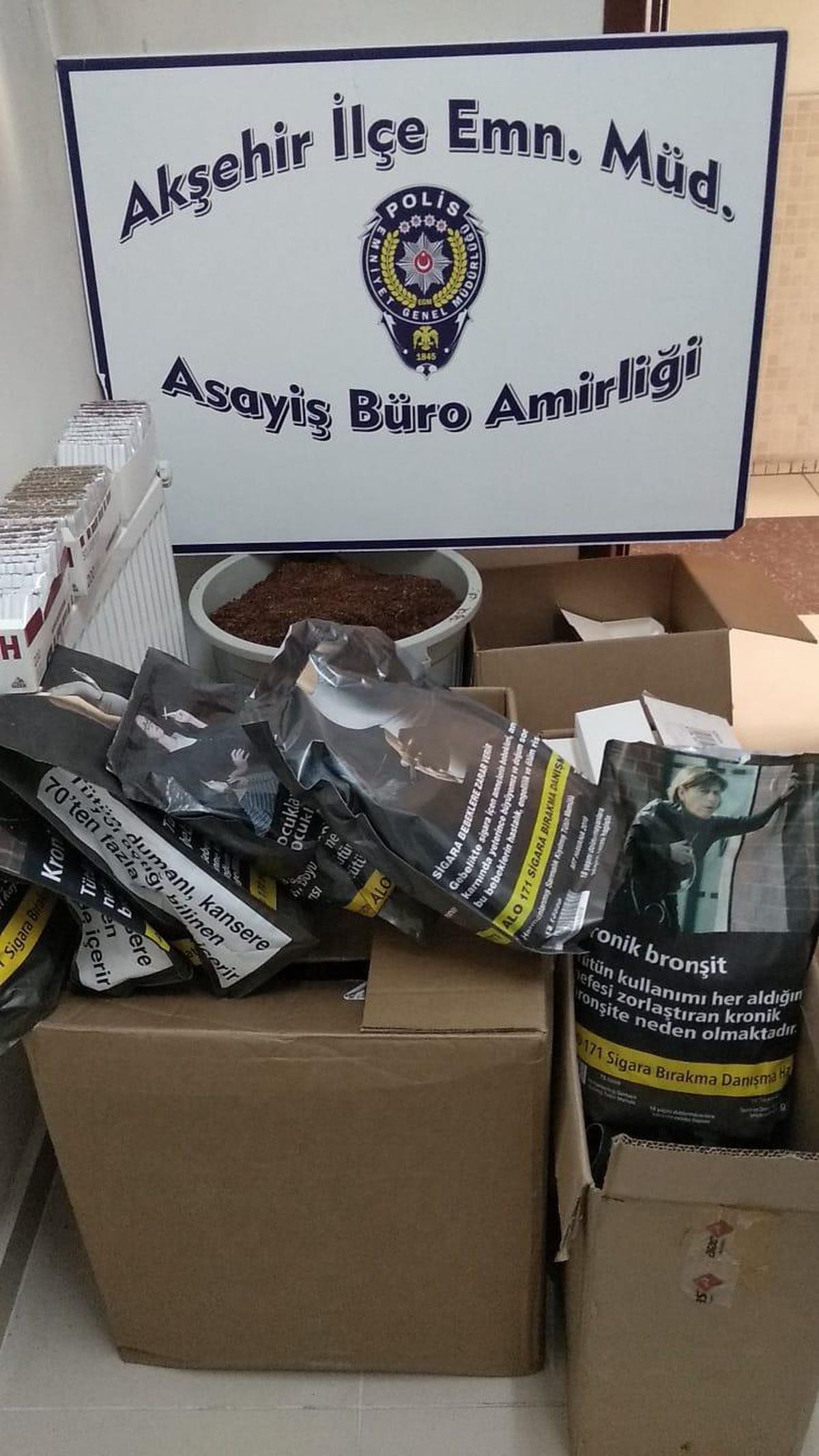 Son dakika... Akşehir\'de kaçak tütün ve sigara operasyonu