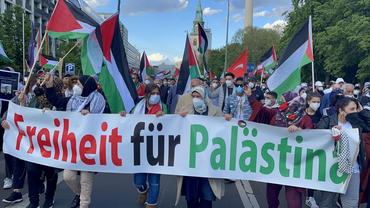 Almanya\'da İsrail\'in Filistin\'e yönelik saldırıları protesto edildi