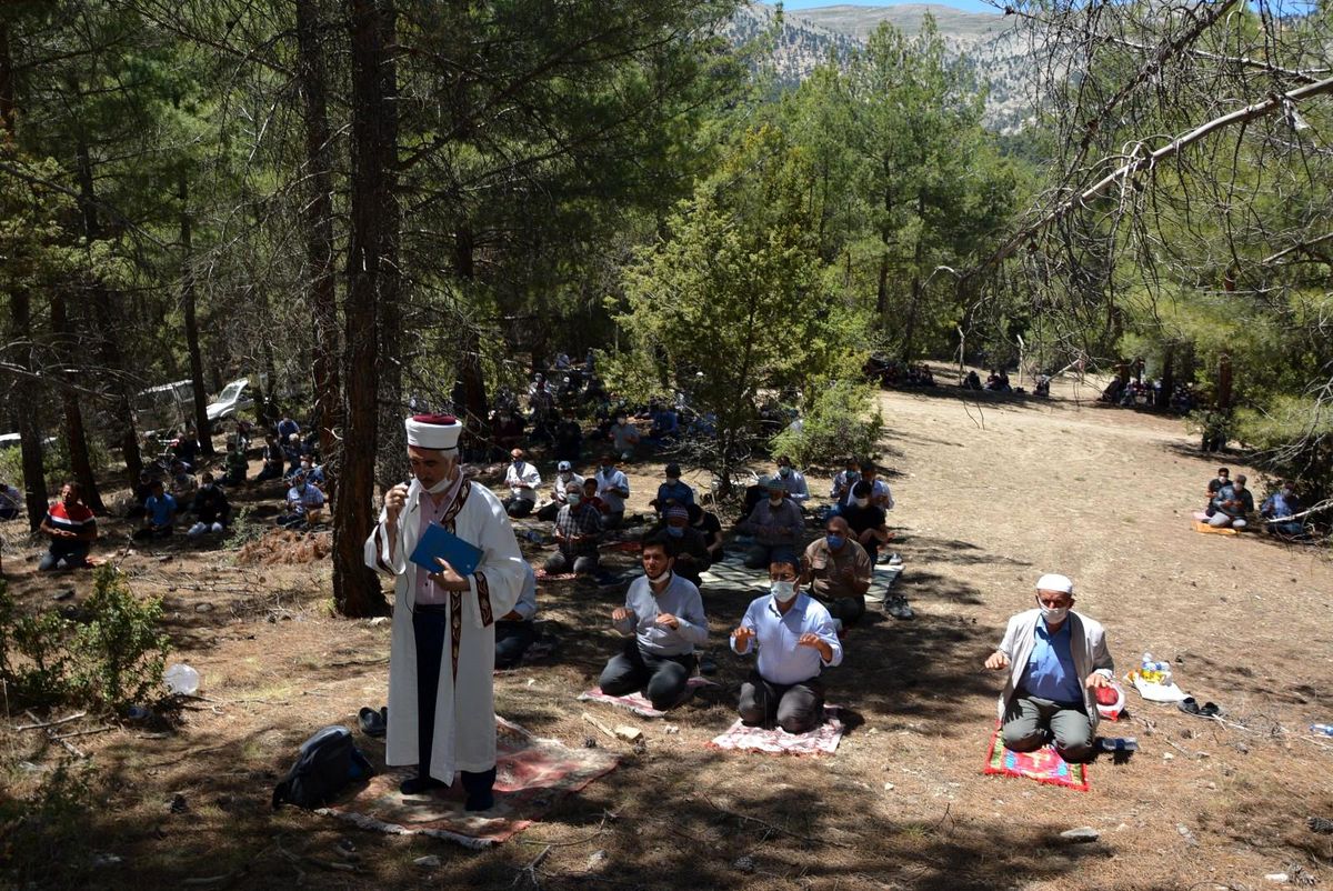 Antalyalı çiftçiler yağmur duası yaptı