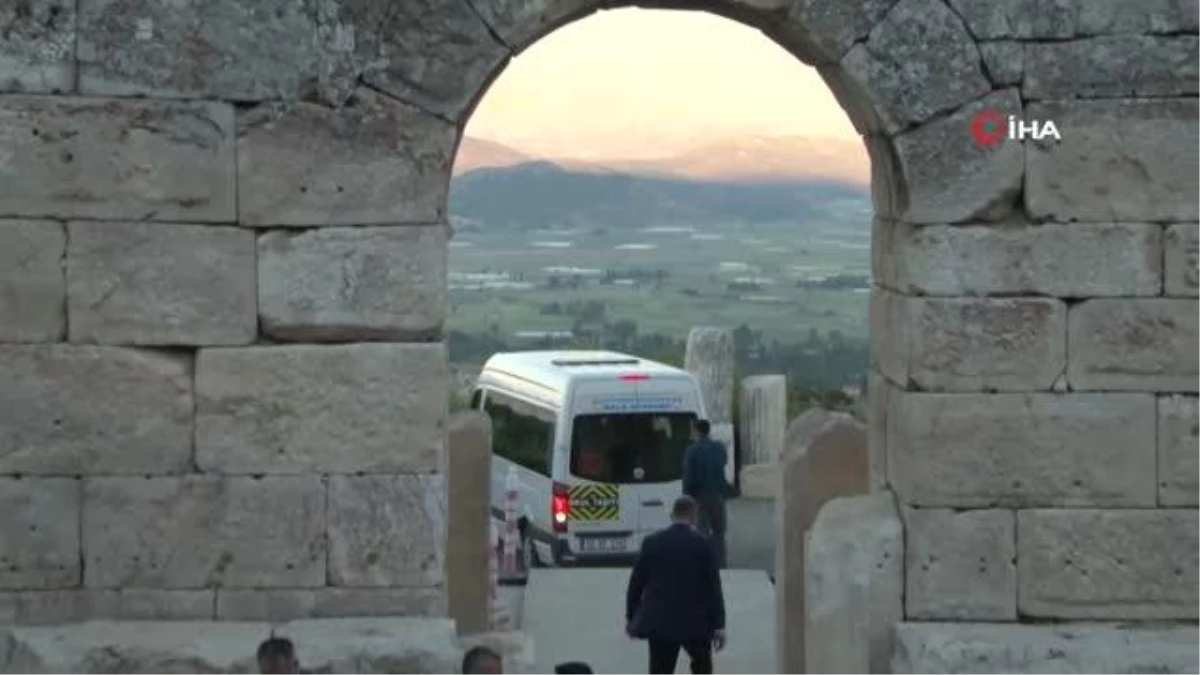 Son dakika haberleri | Bakan Kurum, Kibyra Antik Kenti\'nde incelemelerde bulundu
