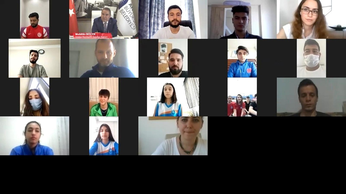Başkan Böcek gençleri çevrimiçi dinledi