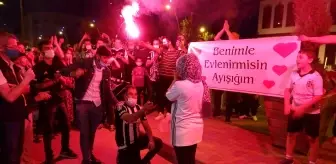Beşiktaş'ın şampiyonluk kutlamasında romantik anlar