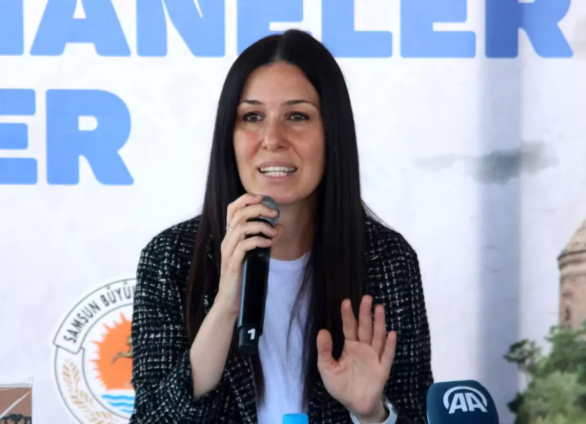 Çiğdem Karaaslan: "Birileri gençlere apolitik diyebilir"