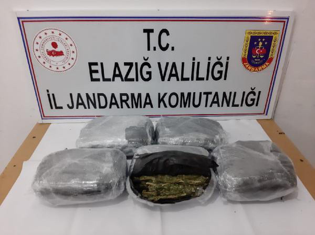 ELAZIĞ\'DAN ANKARA\'YA GÖTÜRÜLMEK İSTENEN 12 KİLO ESRAR ELE GEÇİRİLDİ