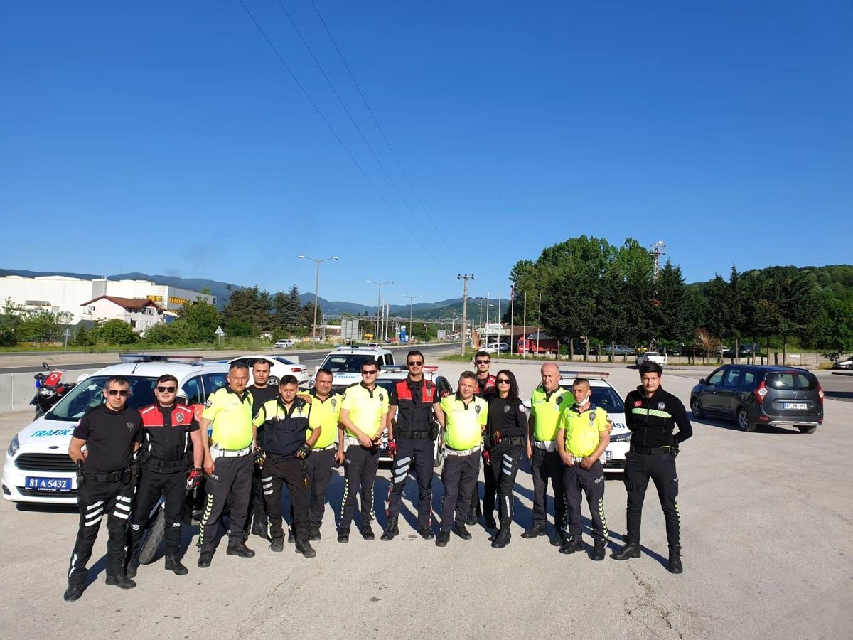 Emekli olan polis, konvoyla uğurlandı