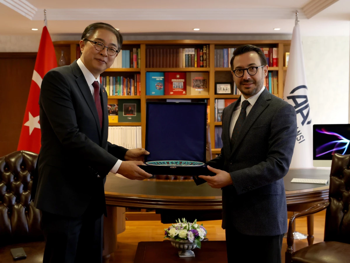 Güney Kore\'nin Ankara Büyükelçisi Lee, AA\'yı ziyaret etti