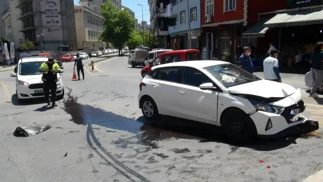 Son dakika haber! İstanbul'da zincirleme kazada genç kadın şok yaşadı