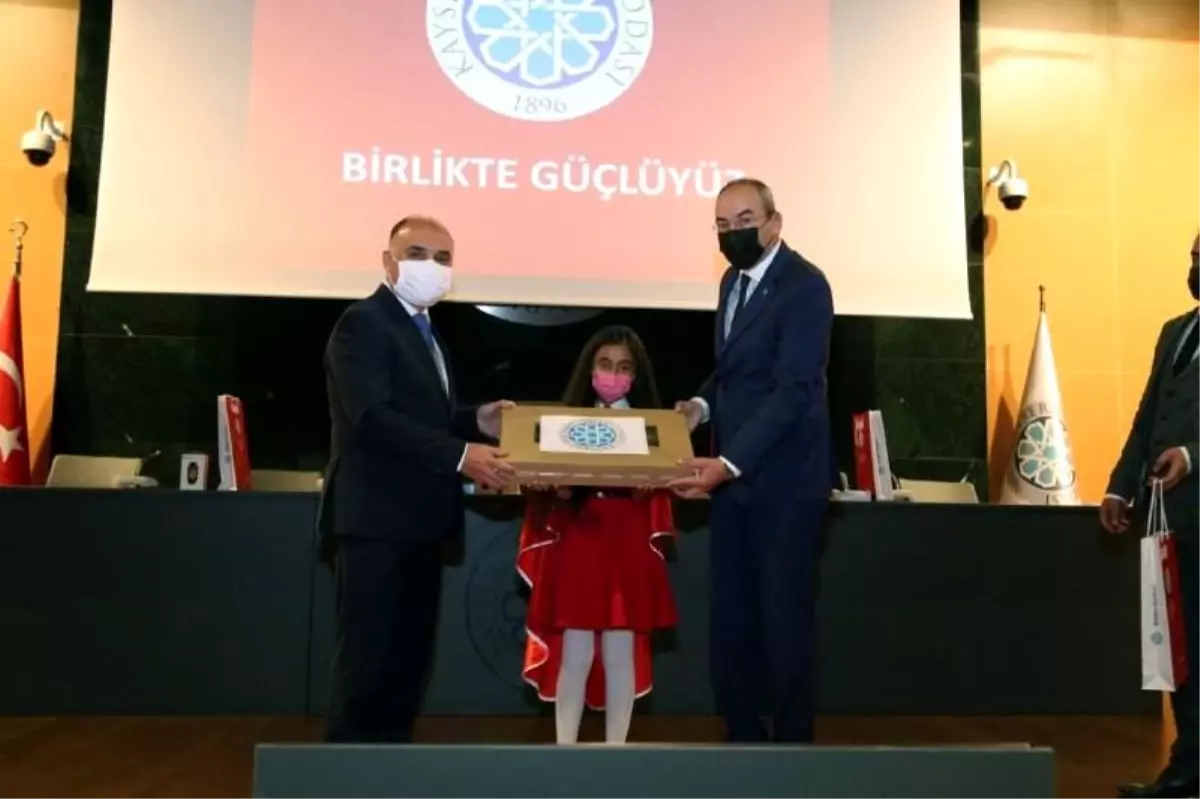 \'İstiklal Marşı\'nı Güzel Okuma Yarışması\' ödülleri sahiplerini buldu