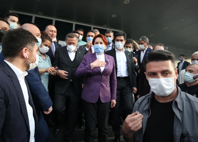 Rize'de protesto edilen Meral Akşener: Ne Çayeli'ne ne İkizdere'ye yakıştı
