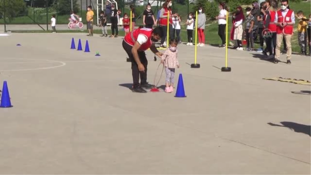Son dakika haberi: Kastamonu\'da Türk Kızılay ekipleri çocukları şenlendirdi