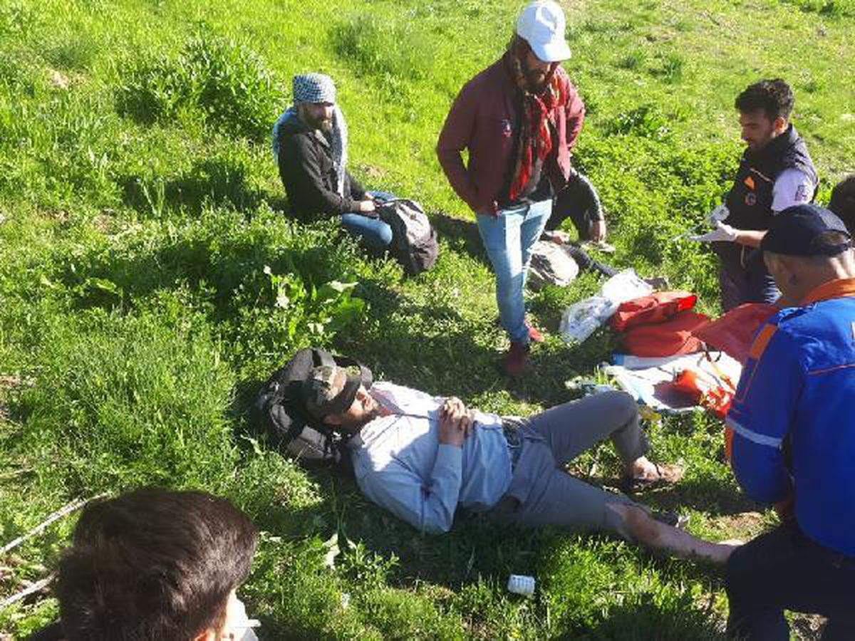 Mantar toplarken kayalıktan düşüp ayağını kırdı, ekipler seferber oldu