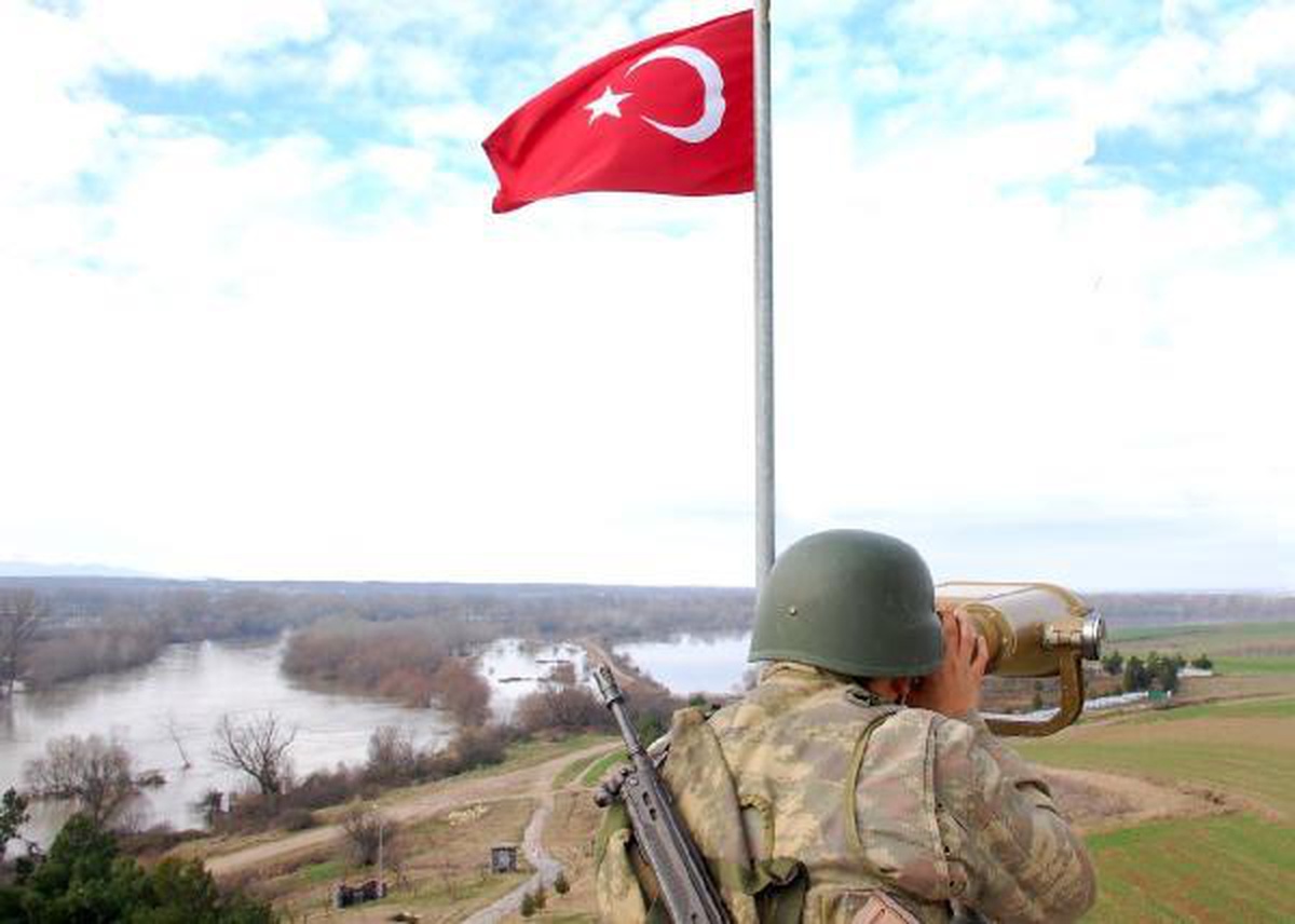 MSB: Yunanistan\'a geçmeye çalışan 2 FETÖ mensubu yakalandı