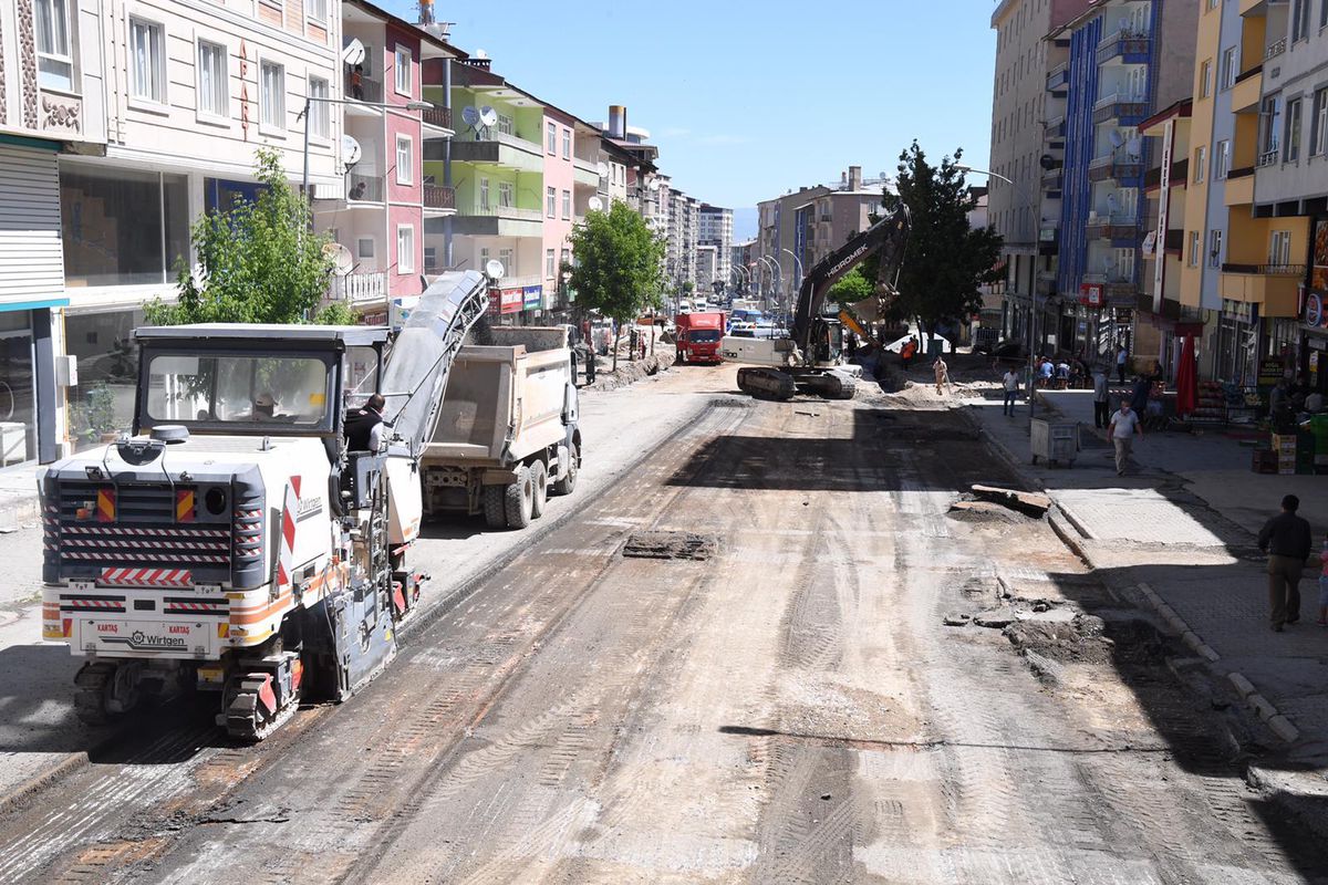 Muş\'ta üst yapı çalışmaları devam ediyor