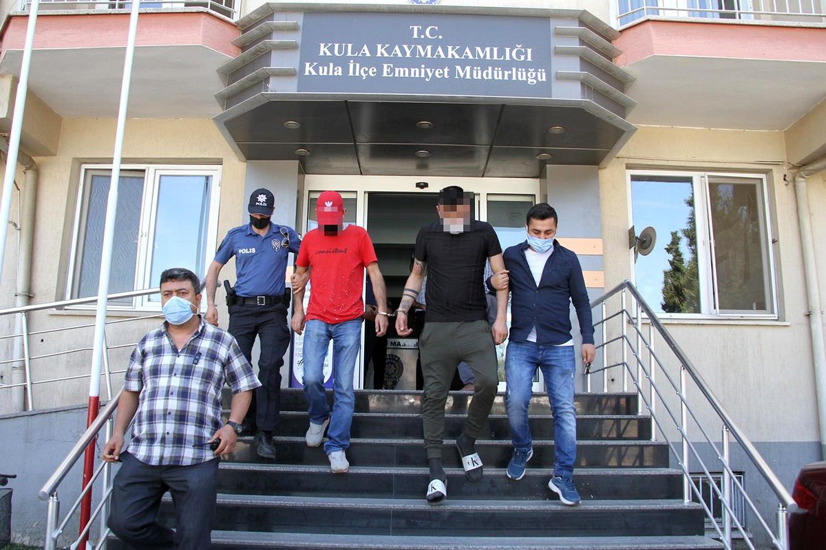 Sentetik ecza ilaçlarıyla yakalanan 6 kişiden 2\'si tutuklandı