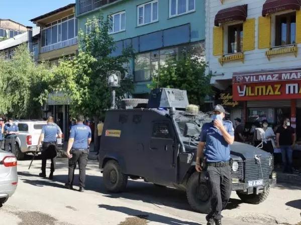 Tunceli'de canlı bomba krizi! 2 jandarma açığa alındı