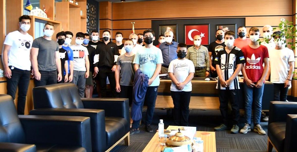 Altınovalı Pehlivanlar, Kumluca\'da boy gösterecek