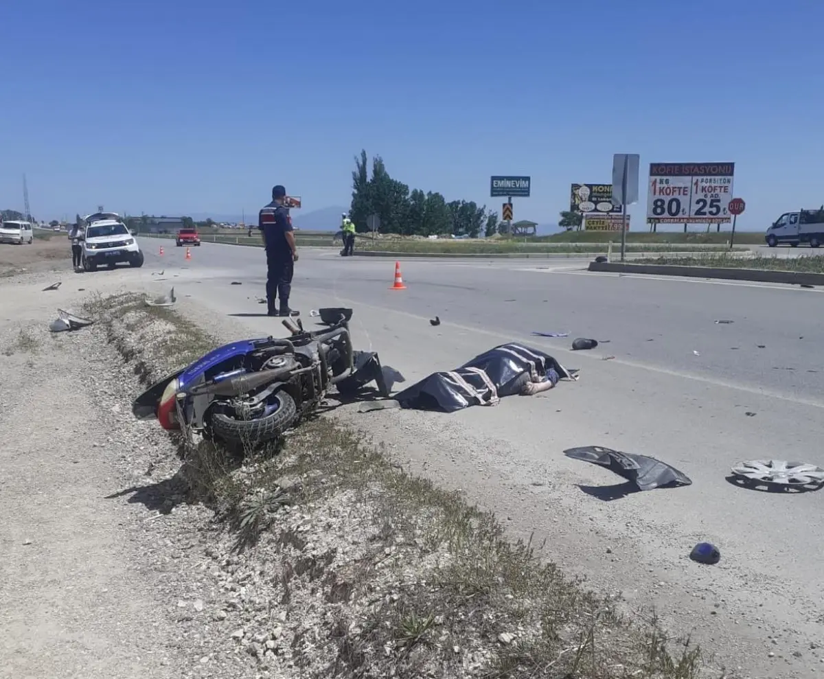 Son dakika haberi: Amasya\'da otomobil ile motosiklet çarpıştı: 1 ölü