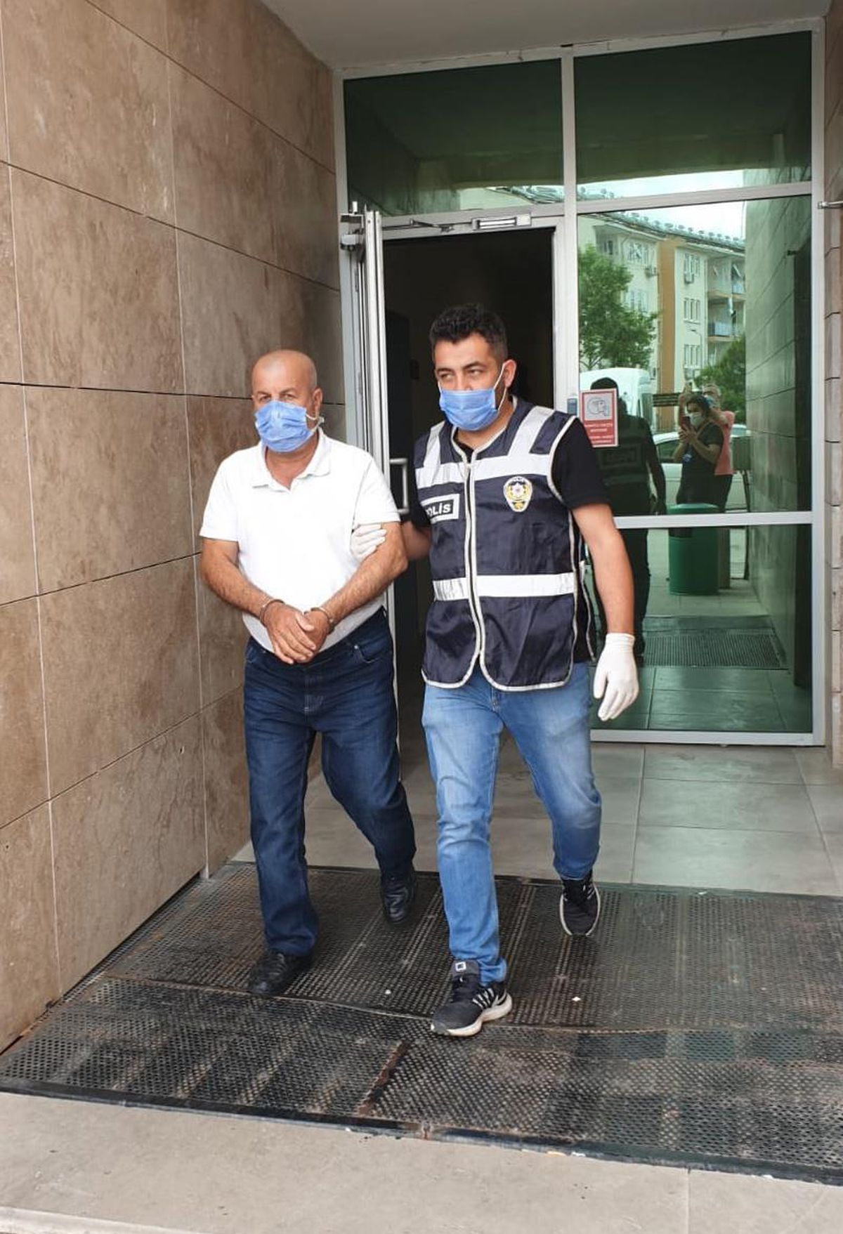 Antalya\'da sahte kimlikle muayene olan kişi yakalandı