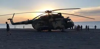 Azerbaycan askeri helikopteri Türk plajına indi