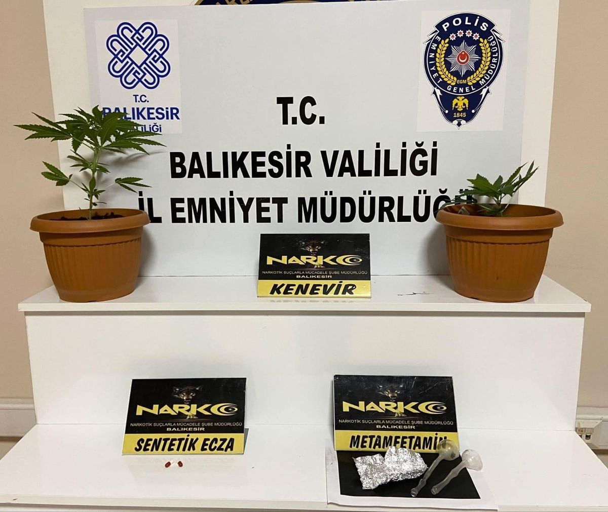 Balıkesir\'de polisten 37 şahsa uyuşturucu ve asayiş göz altısı