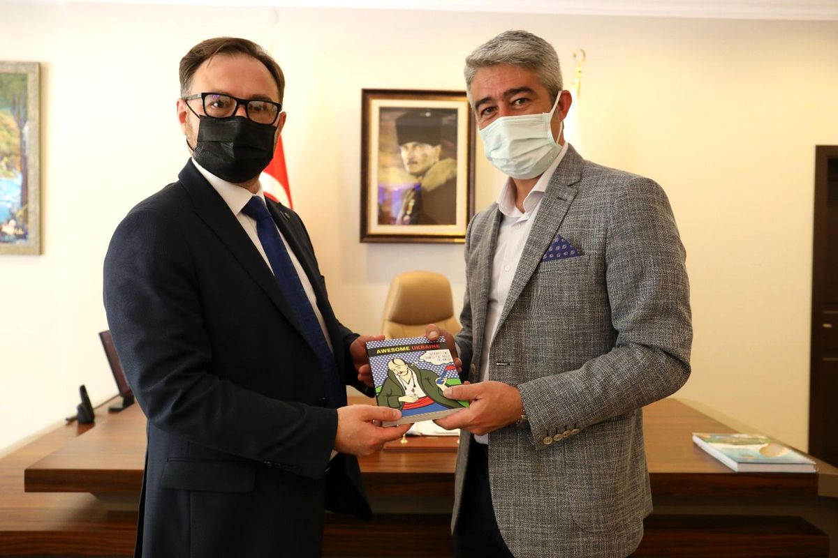 Belediye Başkanı Oktay ve Ukrayna Antalya Konsolosu Rustamov\'dan işbirliği