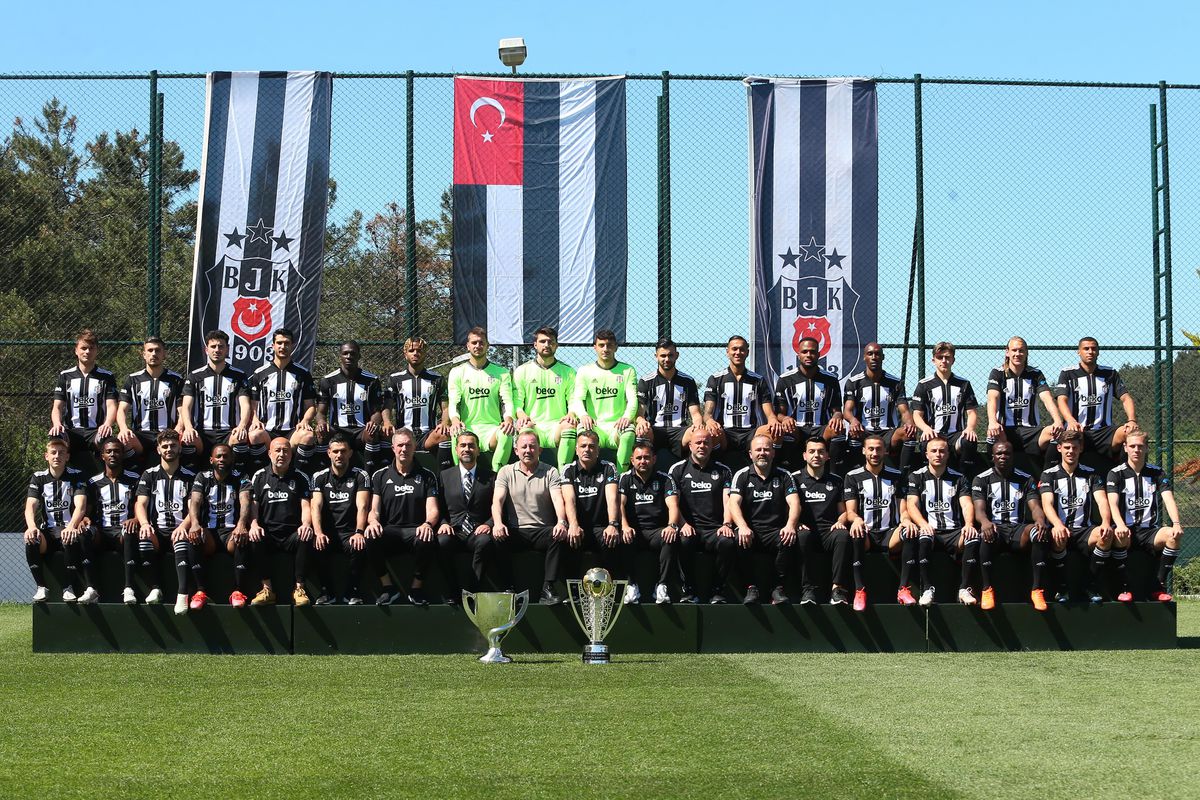 Beşiktaş\'tan şampiyonluk posteri