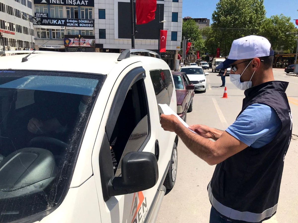 Son dakika 3. sayfa: Covid-19 kurallarına uymayanlar polisten kaçamadı