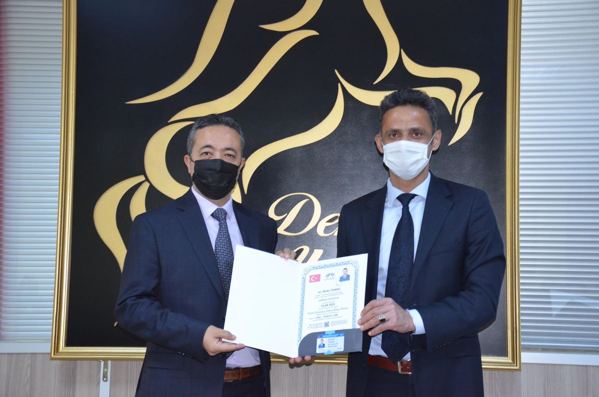 Demirci\'de kursu tamamlayan 41 kişi İHA sertifikası aldı