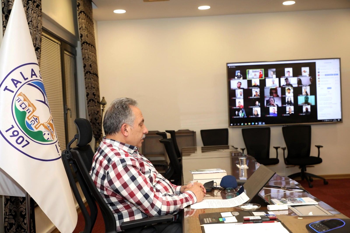 "Gençlerimizin kültür ve bilim projeleri beni heyecanlandırıyor"