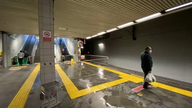 İstanbul Metrosunun tavanı aktı