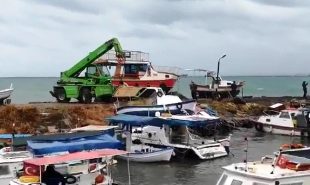 İzmir'i fırtına vurdu: 26 tekne battı