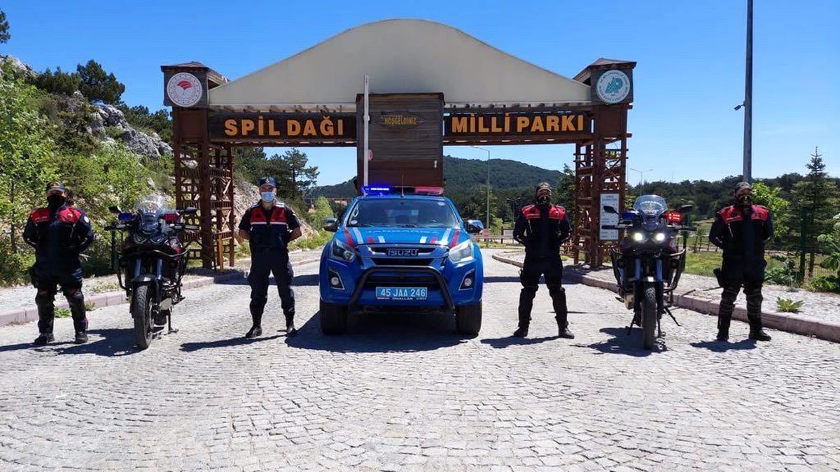 Jandarmadan Spil Dağı Milli Parkı ve Kiraz Pazarında denetleme