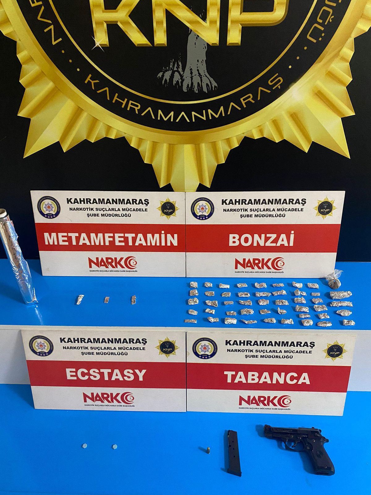 Kahramanmaraş\'ta uyuşturucu satarken suçüstü yakalanan 2 zanlı tutuklandı