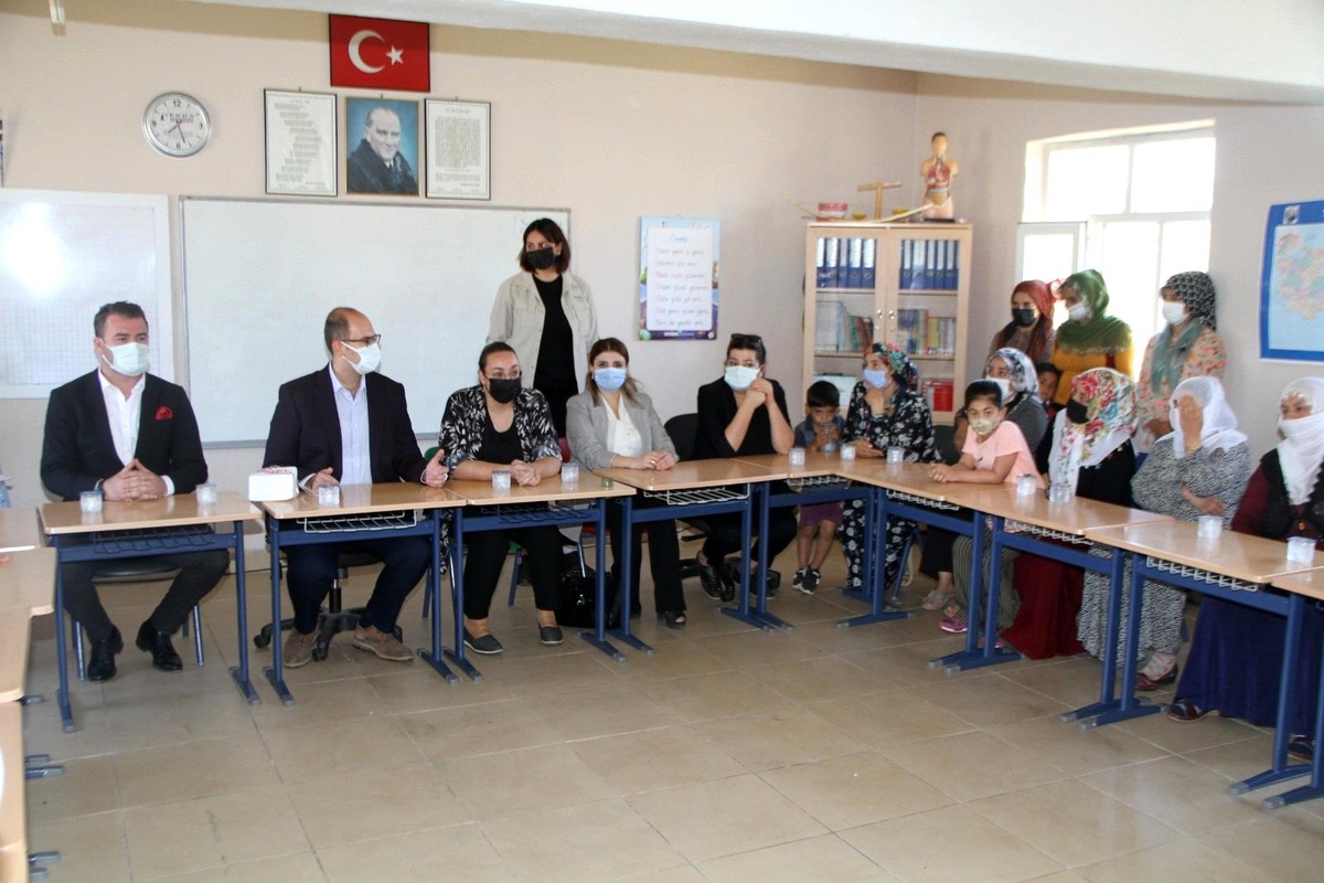 Kaymakam Türkmen kırsal mahallelerde vatandaşlarla buluştu