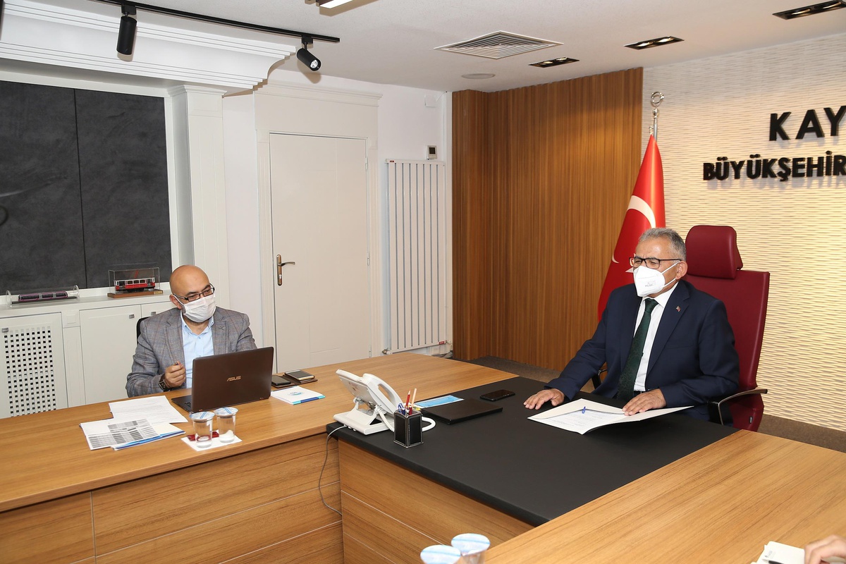 Kayseri Büyükşehir Belediyesinden "Erciyes" zirvesi