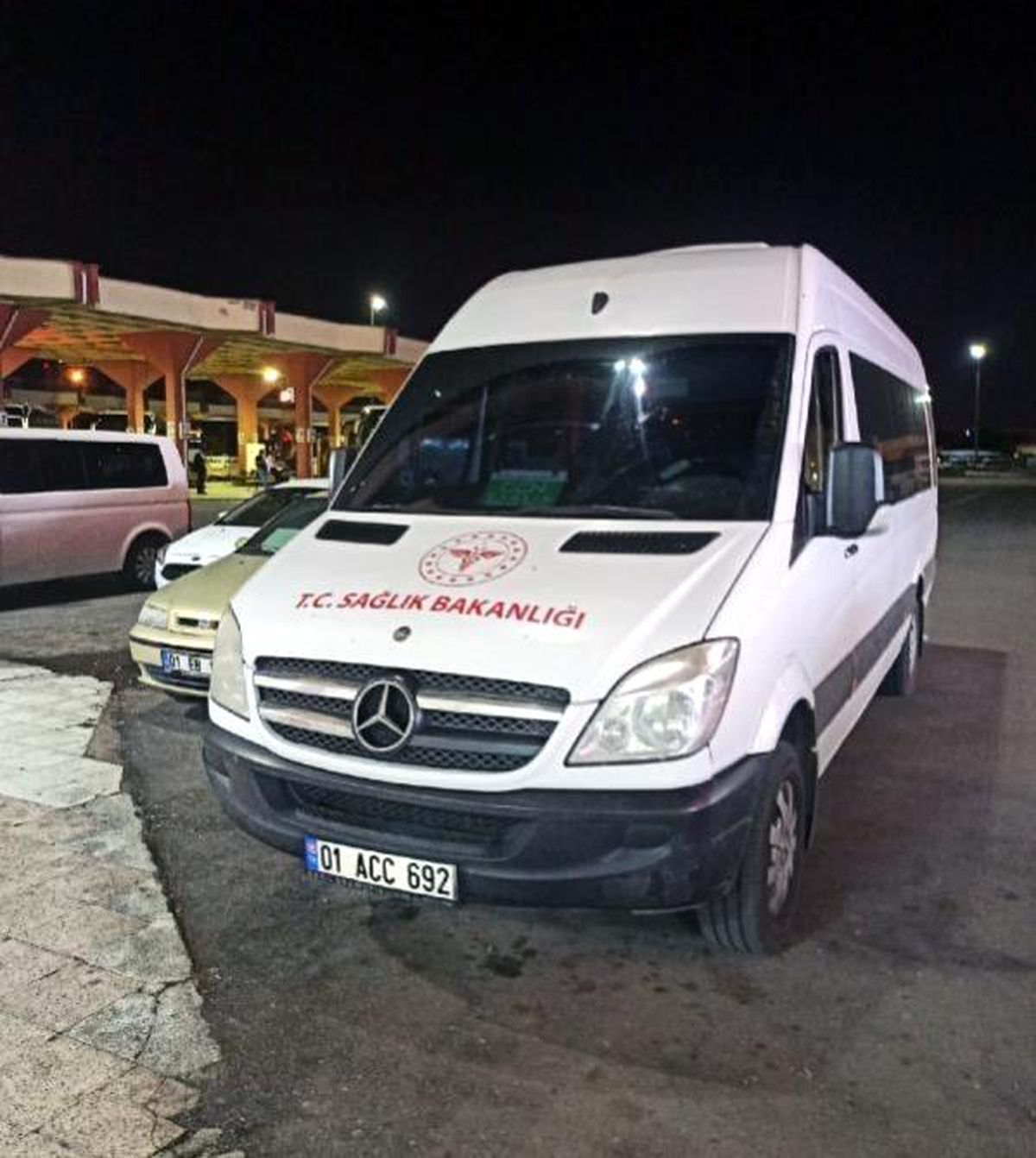 Kısıtlamada yolcu taşımak için inanılmaz bir yöntem buldu