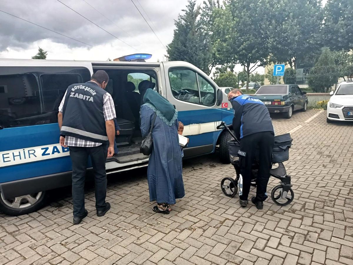 Manisa\'da zabıtadan dilenci avı